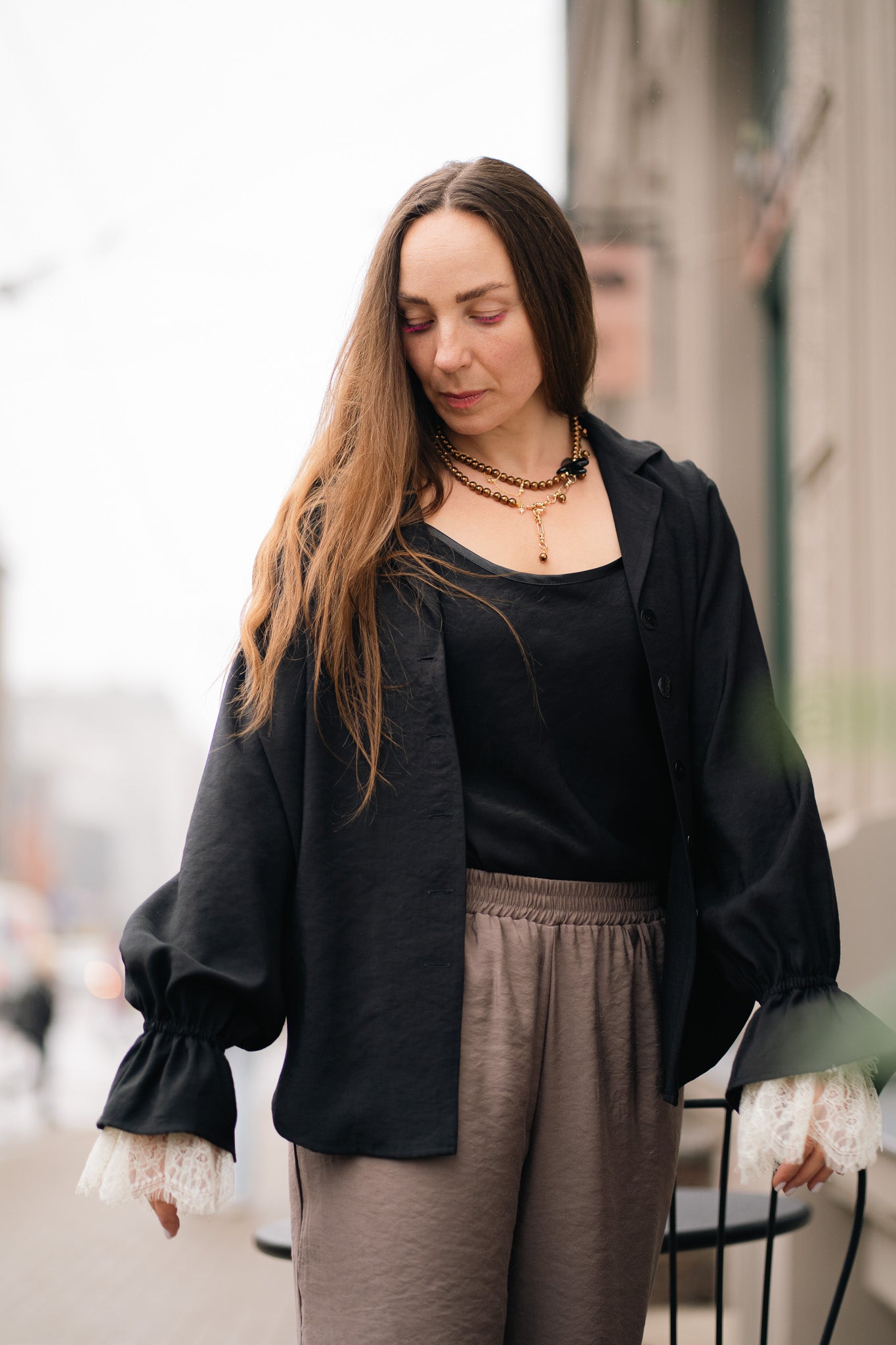 Melna blūze ar garām piedurknēm