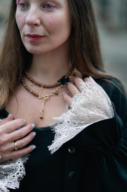 Mežģīņu aproces