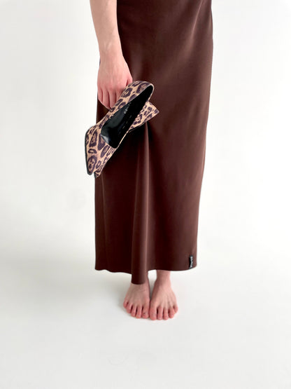 Brūna kleita uz lencītēm