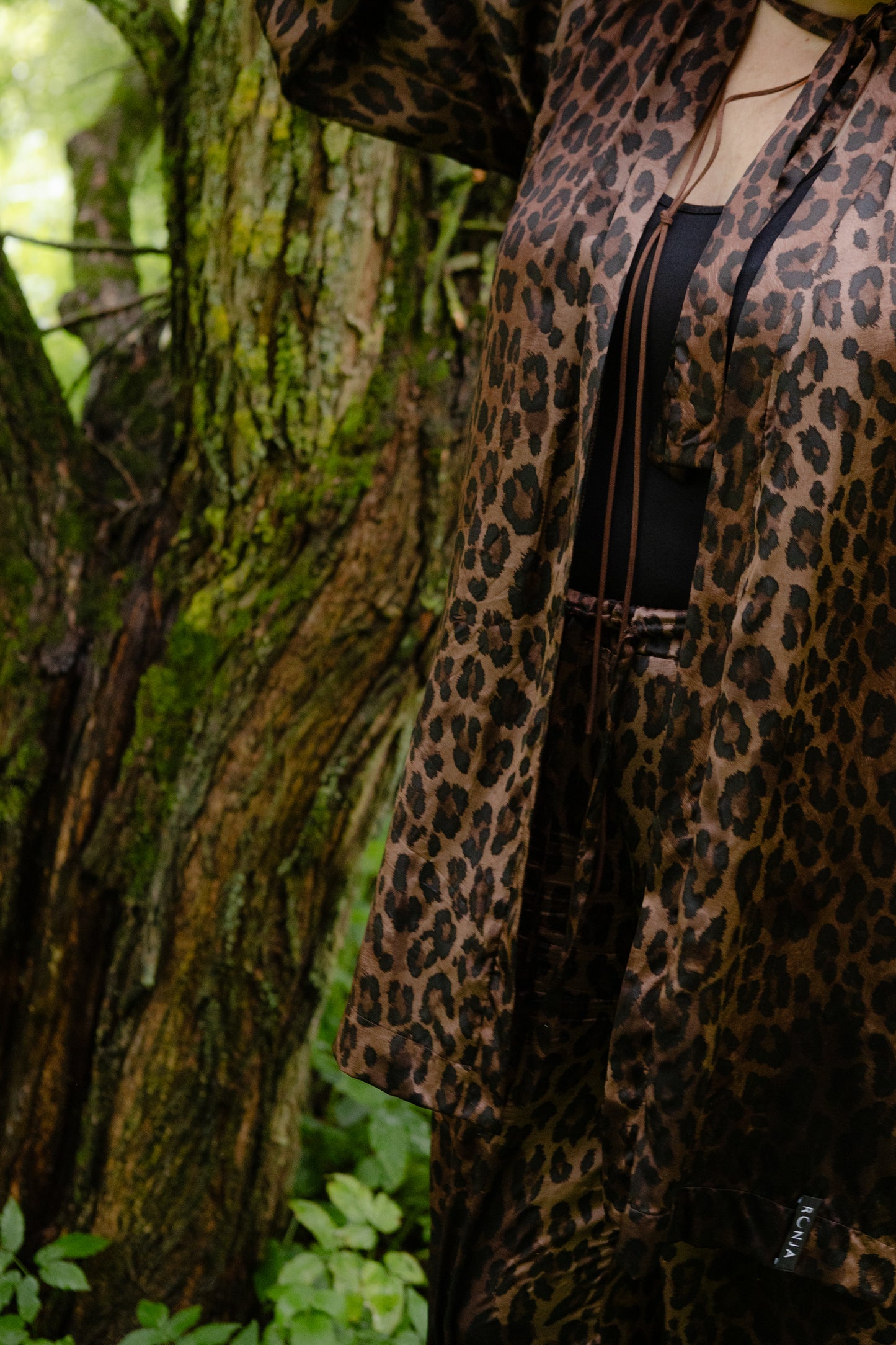 Leo kimono un bikses